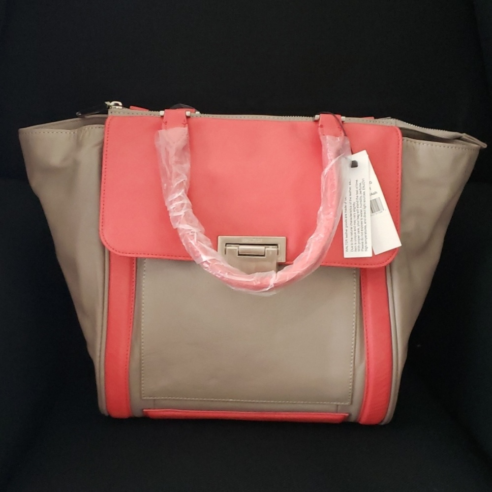 NWT: WALTER BAKER Handbag
